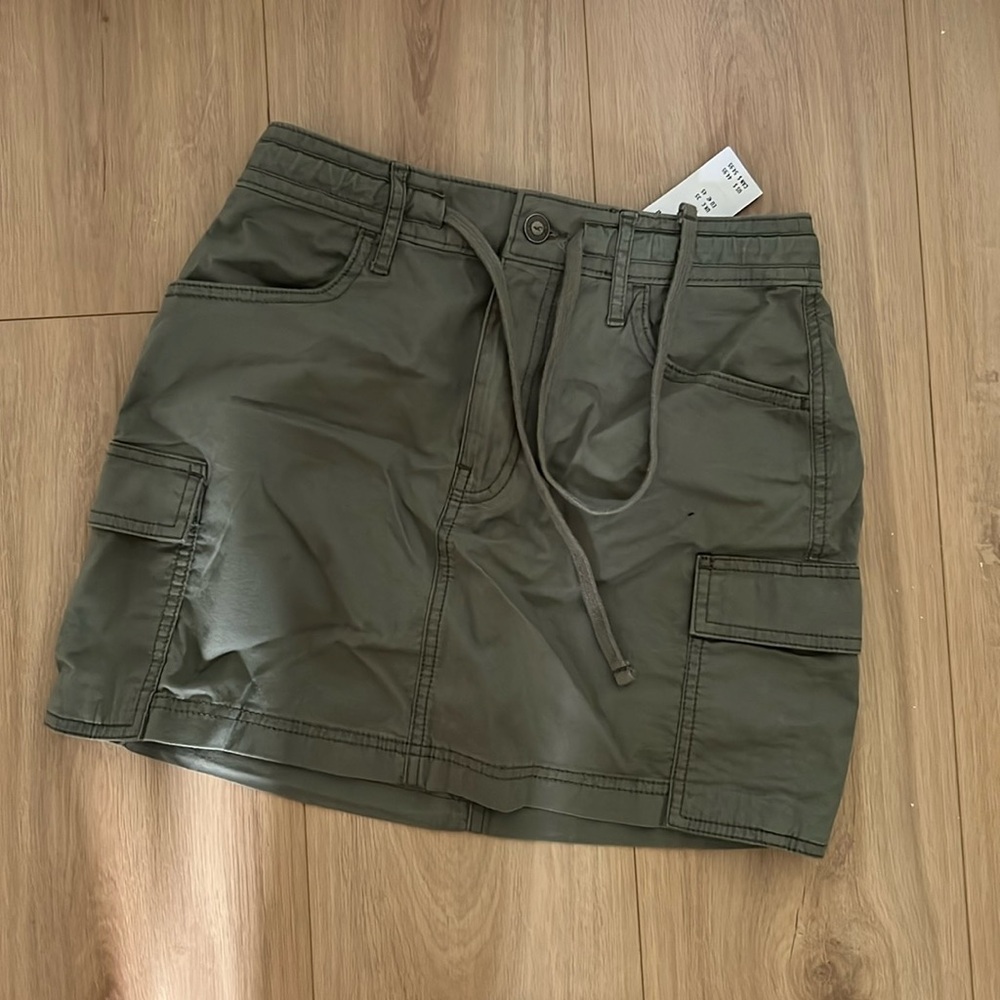 Hollister Cargo Skirt NWT